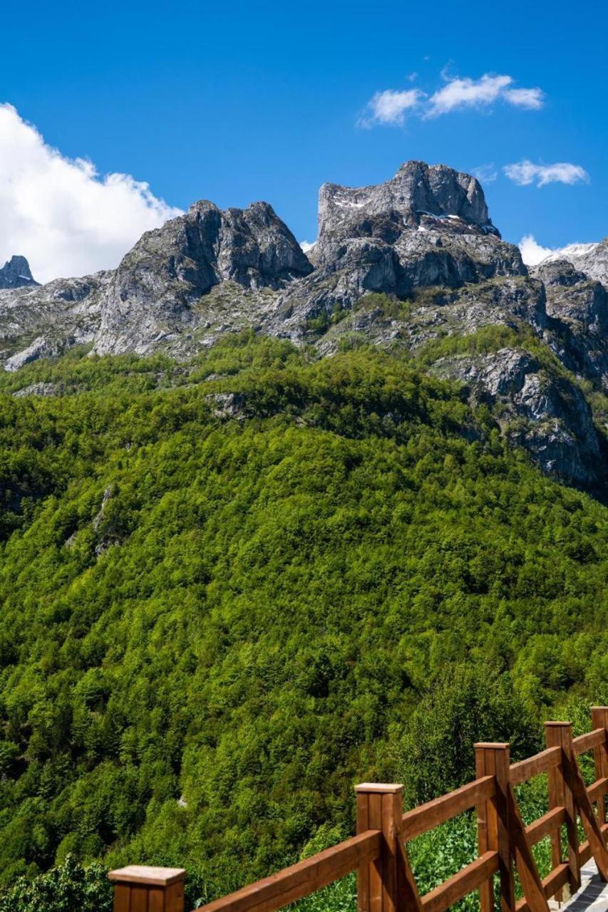 Zeneli Alpin Chalet Cerem Bagian luar foto