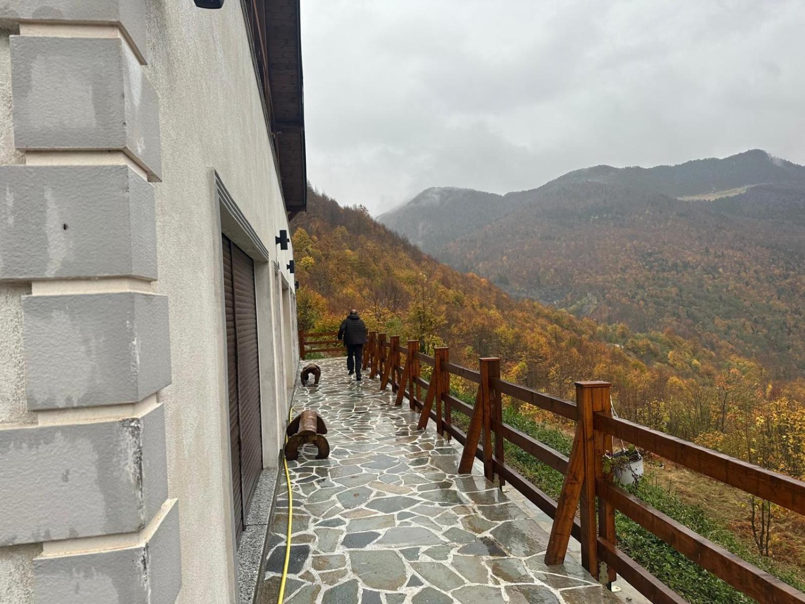 Zeneli Alpin Chalet Cerem Bagian luar foto