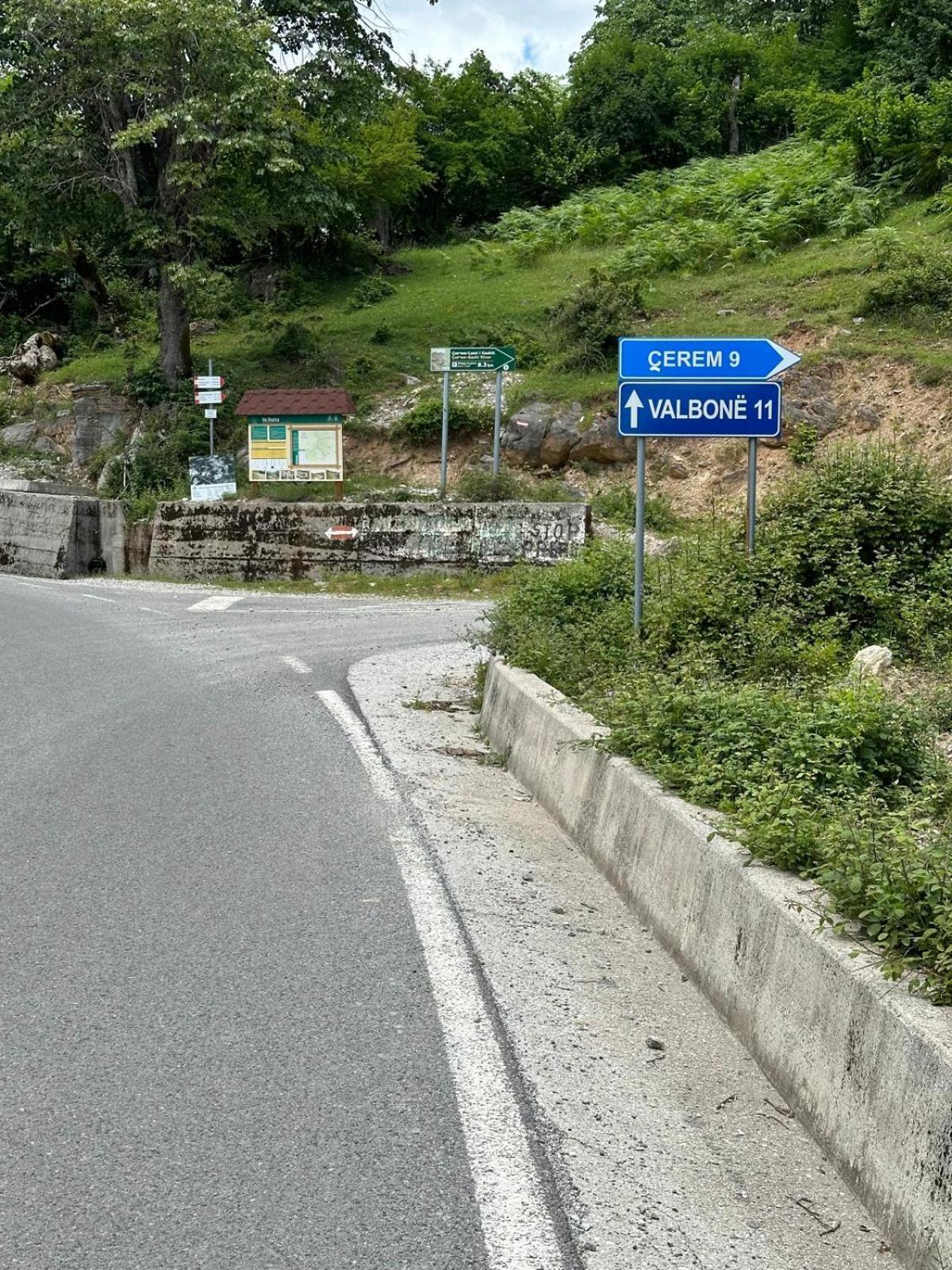 Zeneli Alpin Chalet Cerem Bagian luar foto
