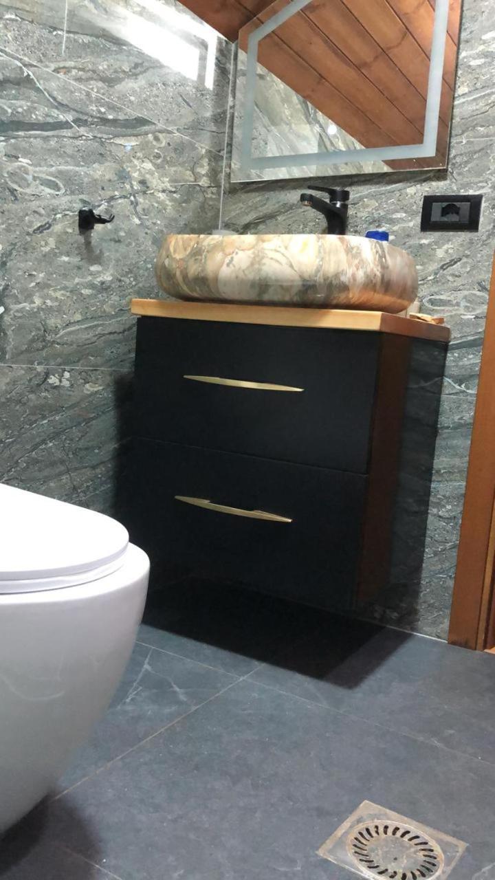 Zeneli Alpin Chalet Cerem Bagian luar foto